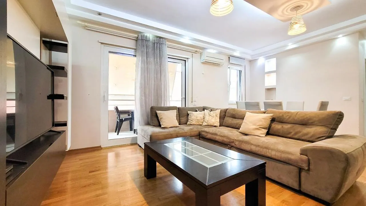 Quiet Apartment Near Tirana Lake